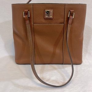 Dooney & Bourke Pebble Grain Leather Tote in Caramel
